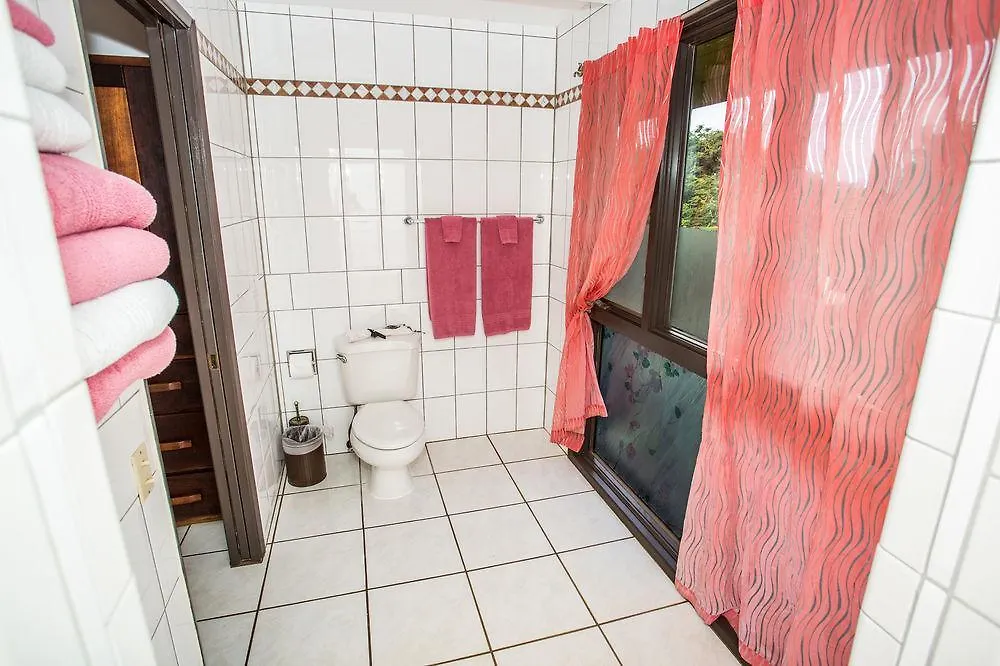 Bed and Breakfast House Of Fountains Лахайна