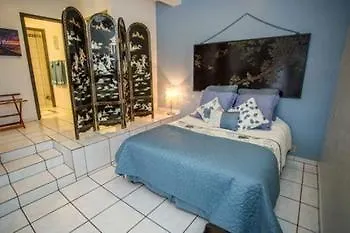 Bed and Breakfast House Of Fountains Лахайна